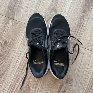 Nike Quest 5 Women’s Running Shoe Size 9
